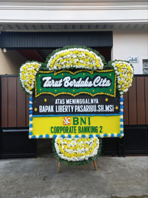 Papan Bunga Duka di Toboko