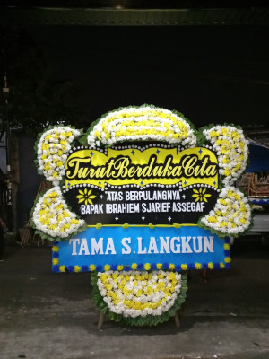 Papan Bunga Duka di Toboko